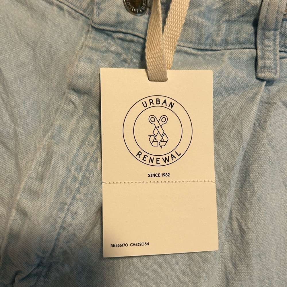 Urban Renewal Blue Cargo Shorts Relaxed Fit - Picture 3 of 4